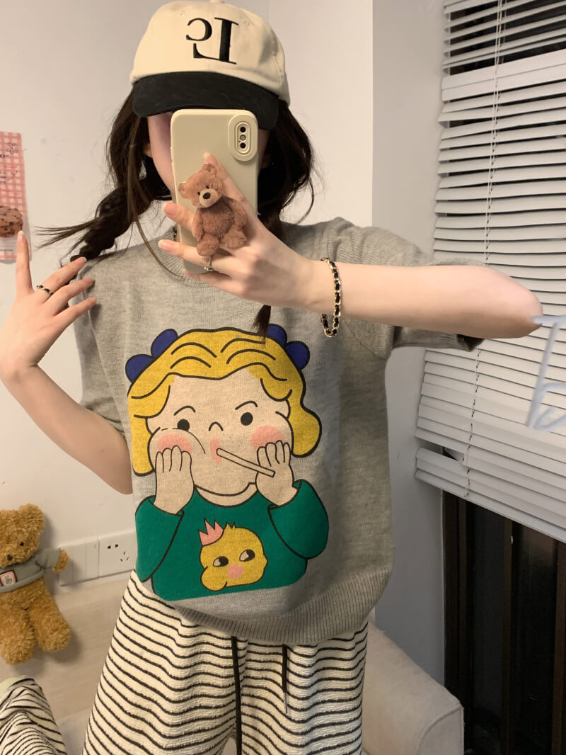 Cartoon girl print slim fit cropped tee, cute Japanese-style knit t-shirt for petite girls by OOTDAY