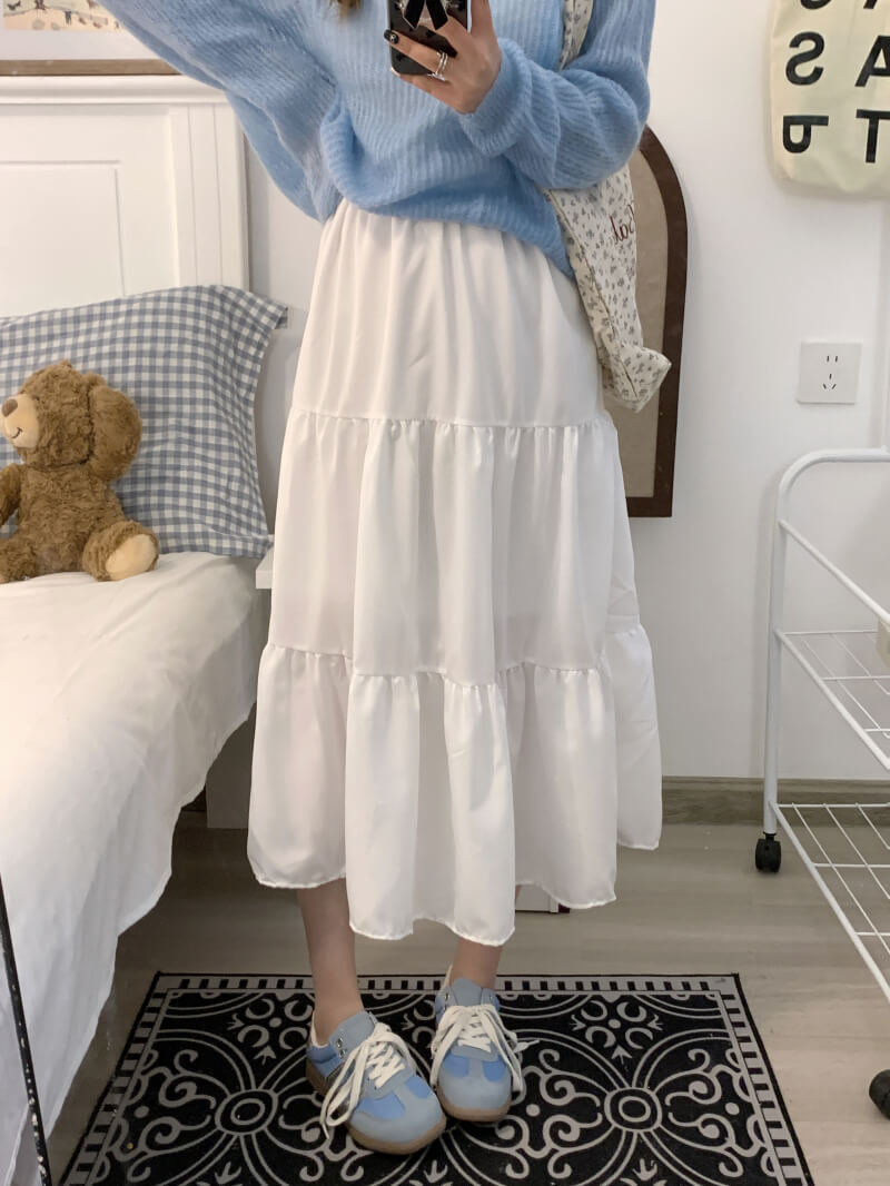OOTDAY Sweet Preppy A-Line Skirt for Women – Mid-Length Gathered Summer Skirt in Black and Cream White
