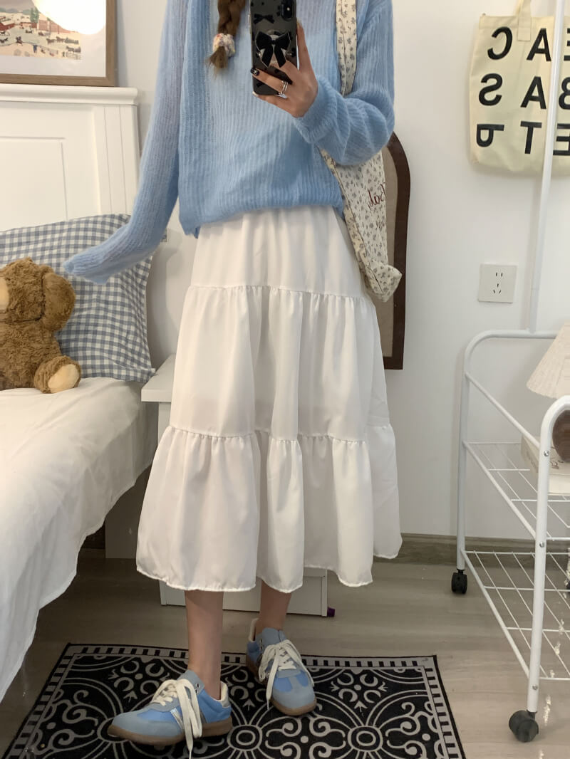 OOTDAY Sweet Preppy A-Line Skirt for Women – Mid-Length Gathered Summer Skirt in Black and Cream White
