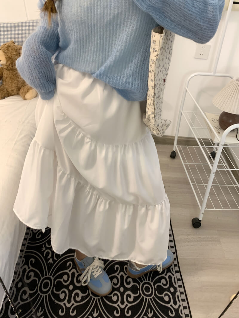 OOTDAY Sweet Preppy A-Line Skirt for Women – Mid-Length Gathered Summer Skirt in Black and Cream White