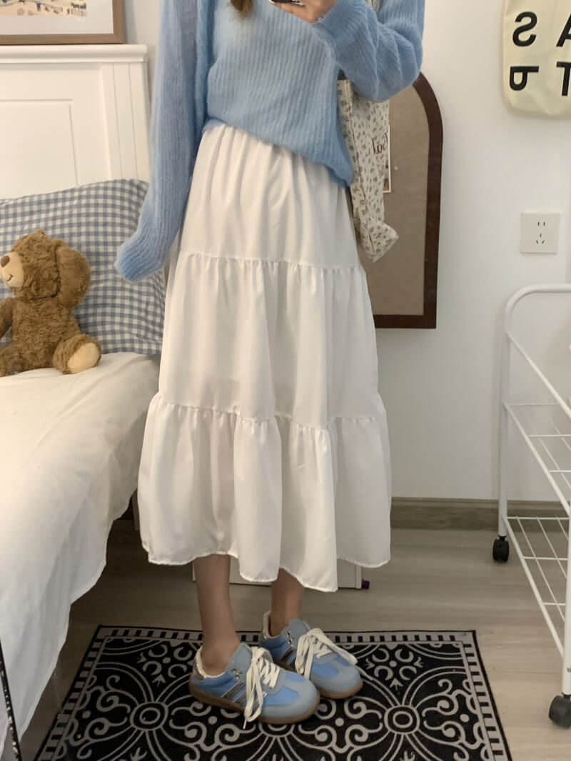 OOTDAY Sweet Preppy A-Line Skirt for Women – Mid-Length Gathered Summer Skirt in Black and Cream White