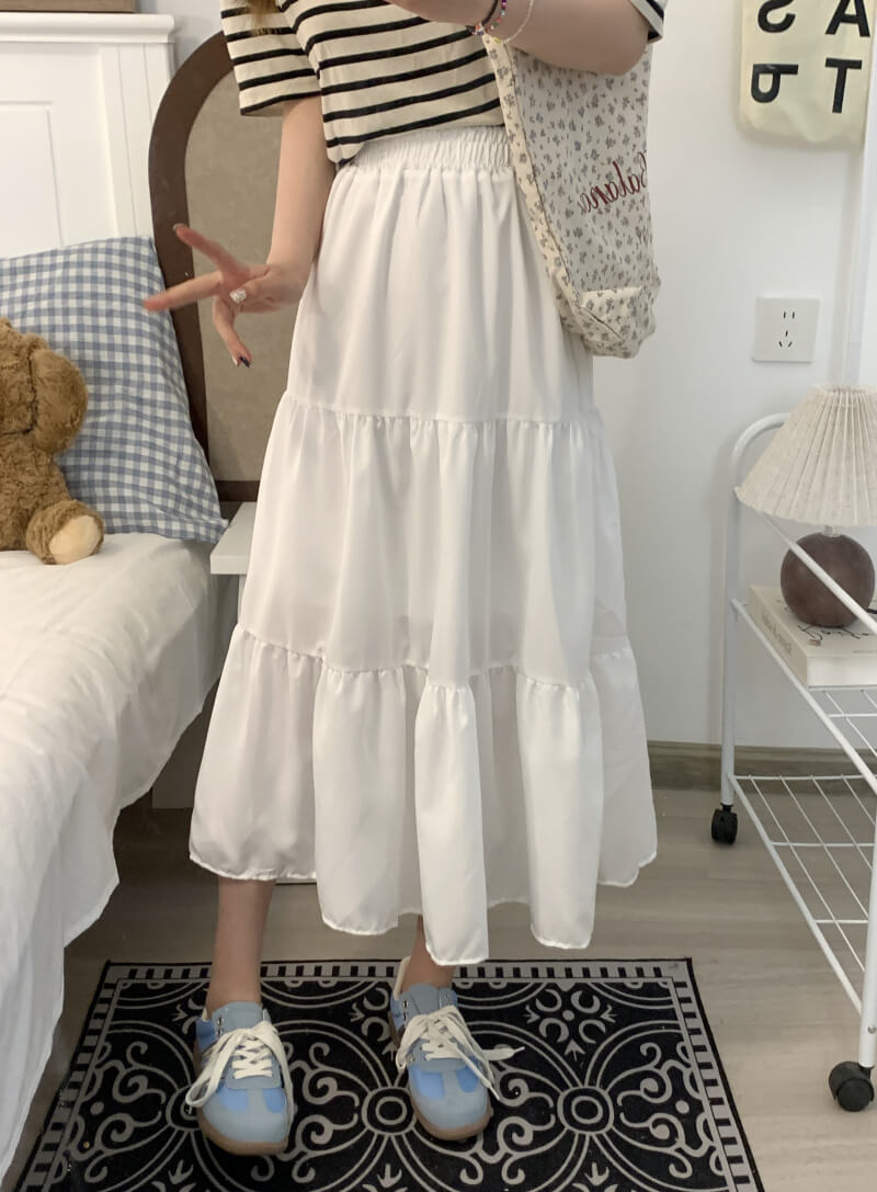 OOTDAY Sweet Preppy A-Line Skirt for Women – Mid-Length Gathered Summer Skirt in Black and Cream White